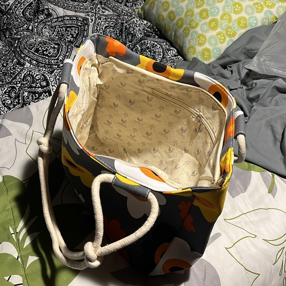 Brand New- Floral Bag - Picture 4 of 6